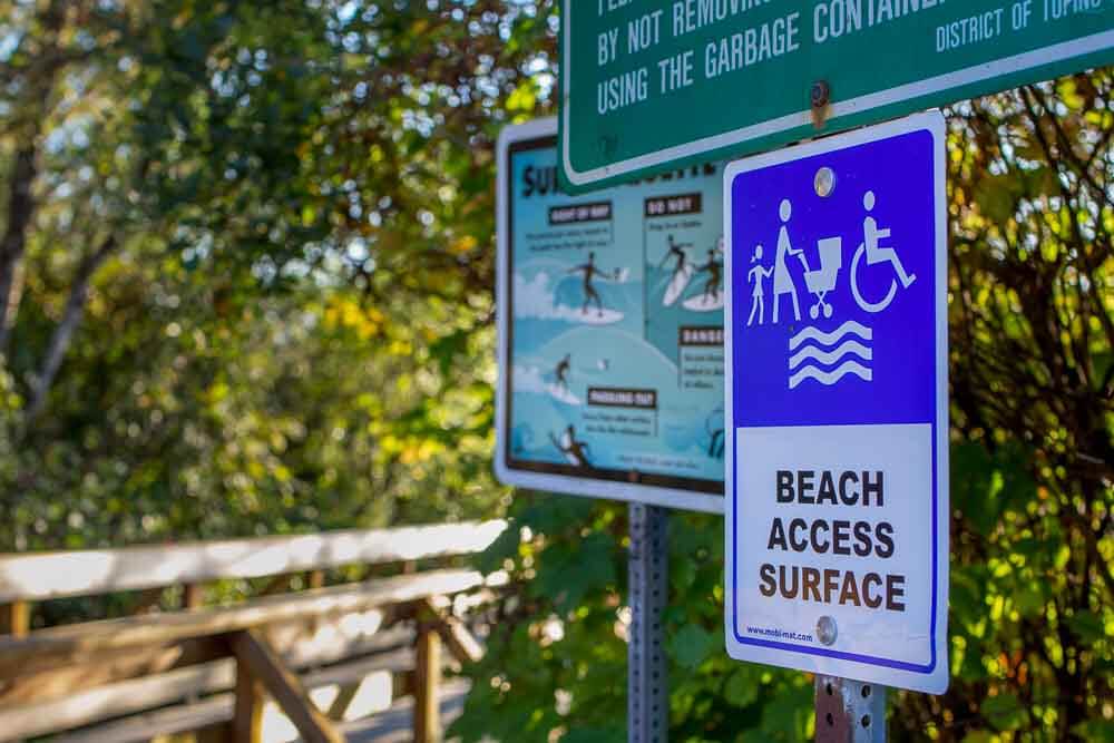 Beach access signage at Mackenzie Beach